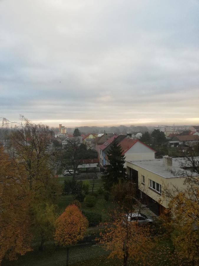 Plne Vybaveny Apartman Polni 1299 Appartement Kojetín Buitenkant foto